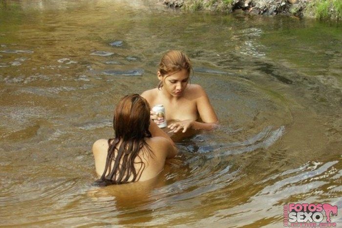 Novinhas safadas chupando as tetas da titia sapatona 3