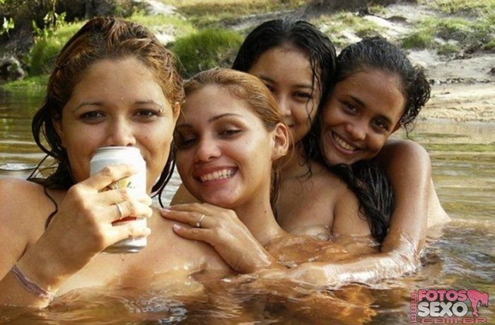 Novinhas safadas chupando as tetas da titia sapatona 9